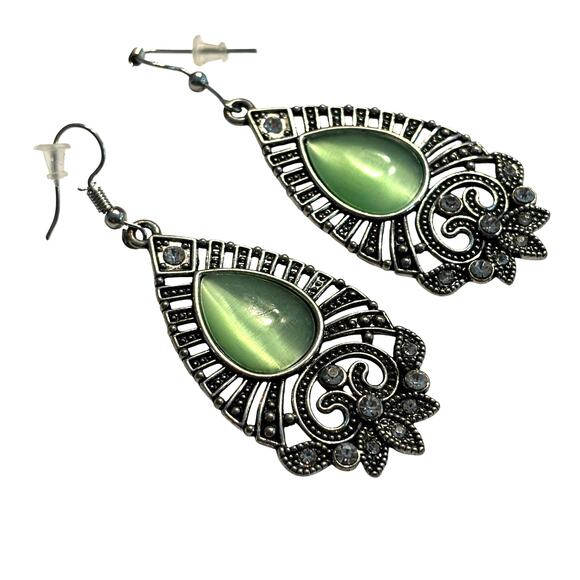 Pierced earrings ornate Silvertone teardrops green moonstone centers drop dangle - Picture 6 of 6